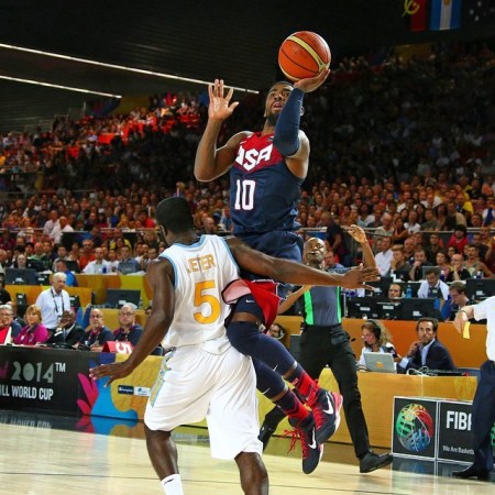  卡昂中场核心伤退无碍，全队众志成城守住平局果实