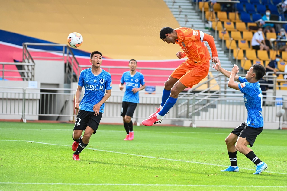  云达不来梅老帅运筹帷幄，战术调整助球队逆转取胜